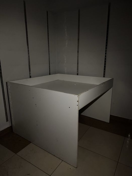 Оборудование для магазина одежды