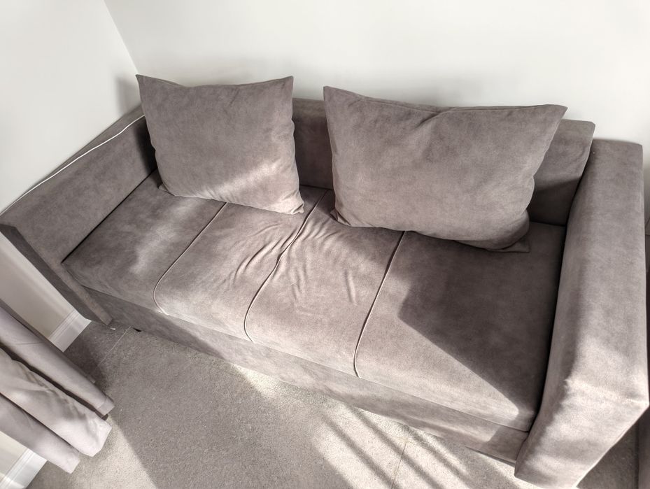 диван коричневый