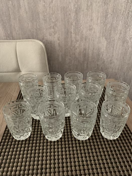 Рюмки хрустальные 12 штук большие