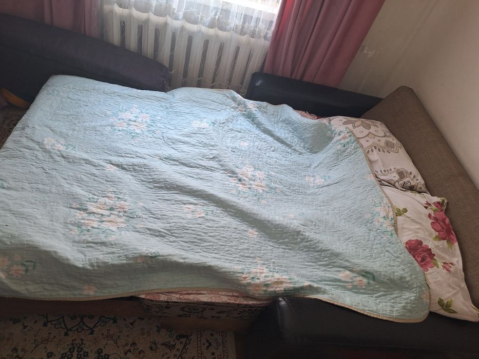 Диван в хорошем состояние