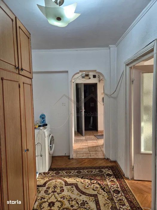 Apartament 3 camere 2 bai pacurari posta etaj intermediar