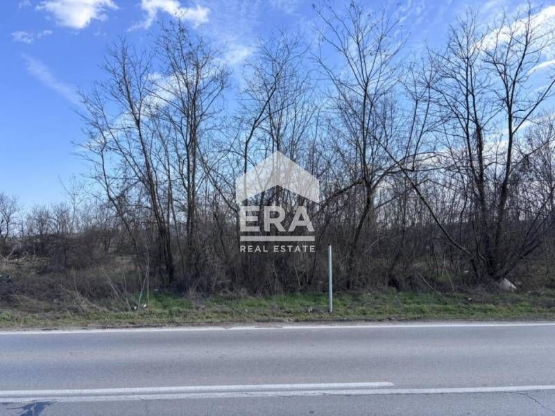 ЕКСКЛУЗИВНО!Поземлен имот за продажба, разположен на главния път Варна