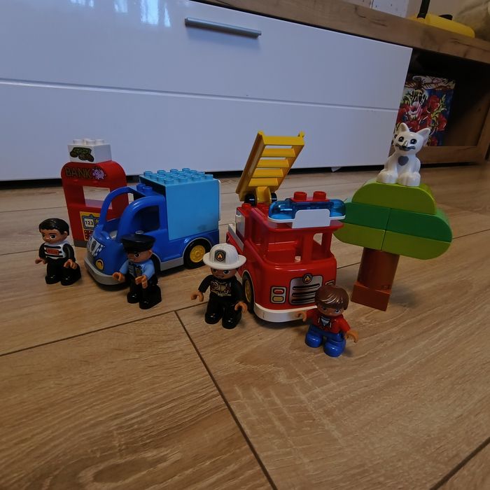 Vând două seturi Lego duplo