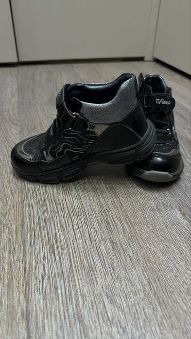 Продам обувь детская в отличном состояни