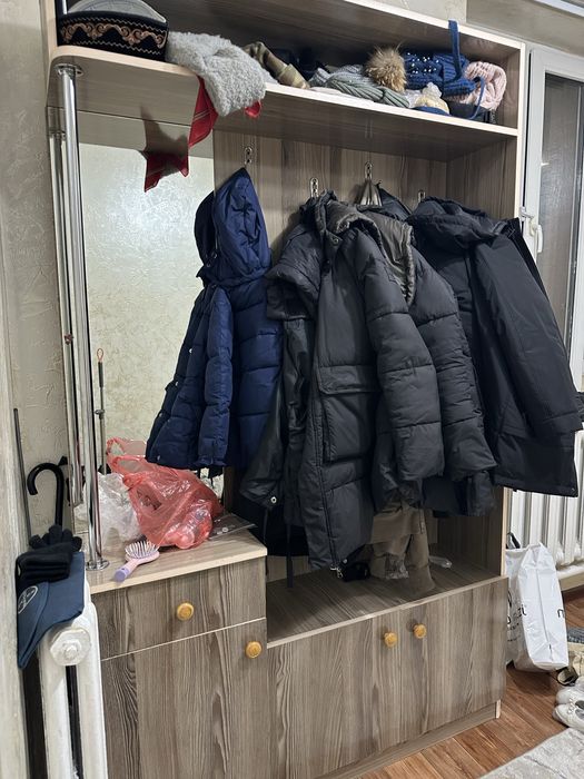 Прихожий шкаф.