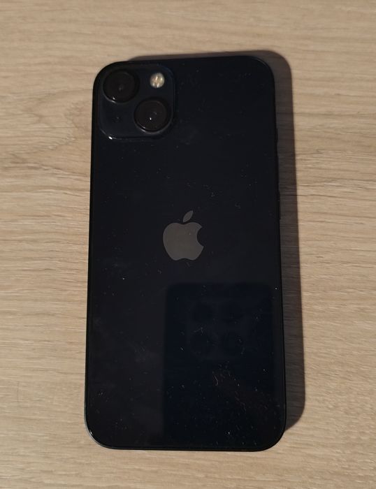Продавам Iphone 13 128gb