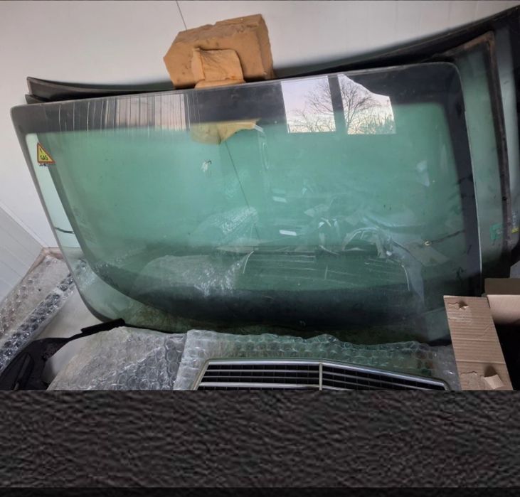 W124 C124 Мерцедес седан купе на части / Mercedes на части