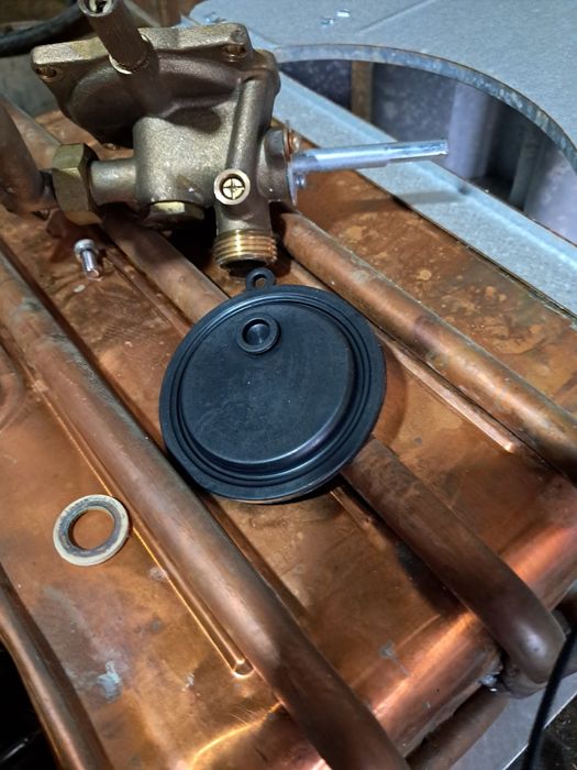 Газовая колонка Аристон