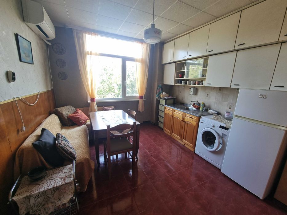 Тристаен апартамент за продажба на ул. „Илинден“, гр. Благоевград.