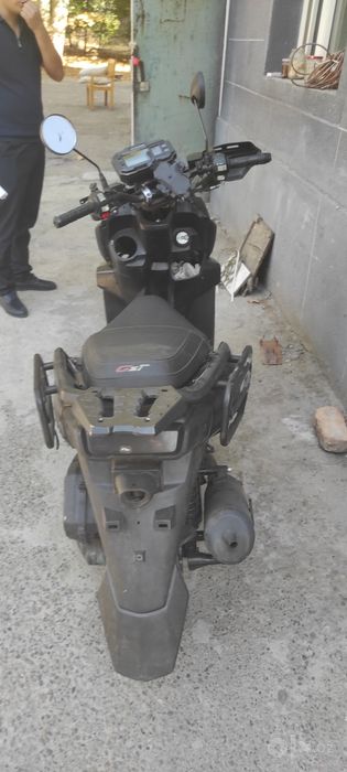 tank skutr benzin