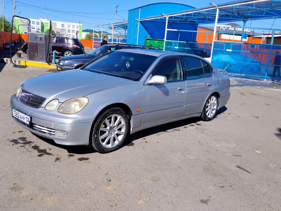 Машина Лексус GS 300