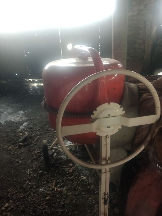 Продам б/у бетономешалку