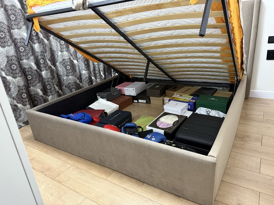 Продается 2-х спальный кровать