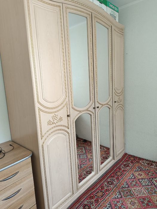 Шкаф большой 4х дверный