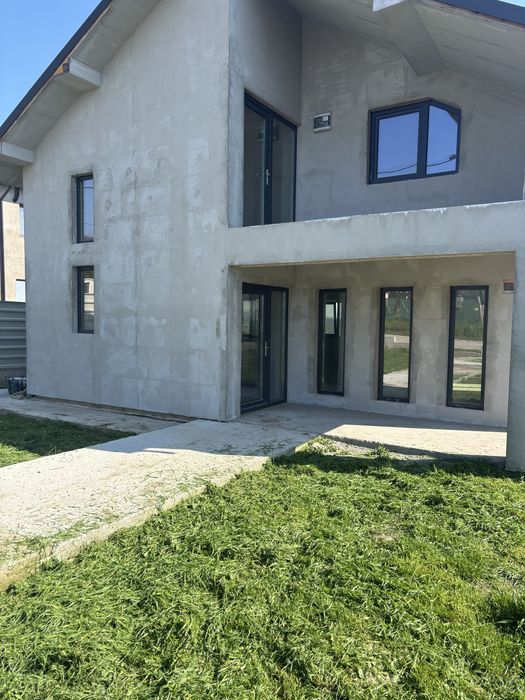 Vand casa cartier Livada