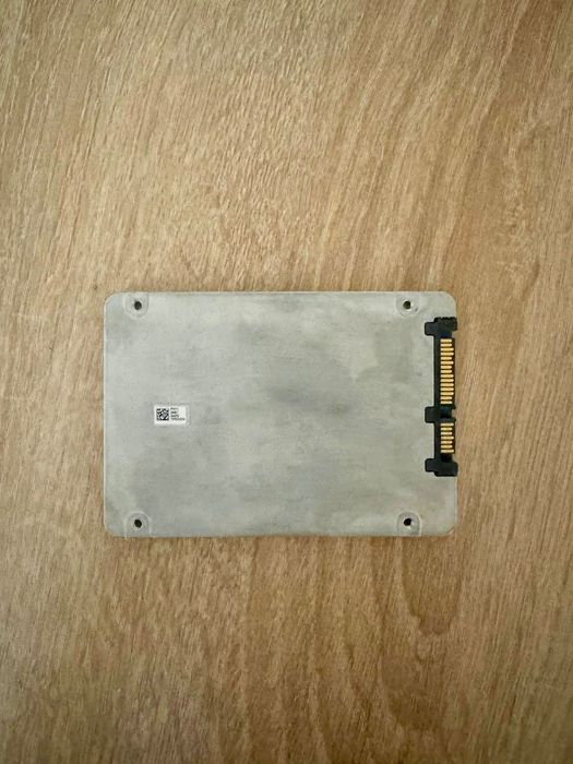 SSD Intel 2TB D3-S4520
