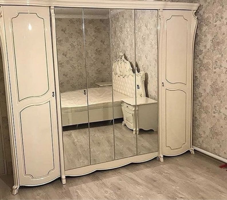 Спальный гарнитур