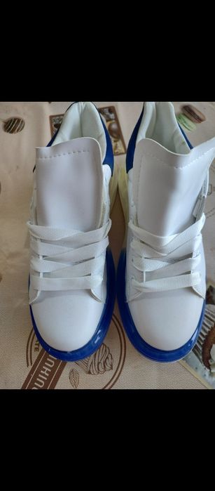 Adidași de damă noi