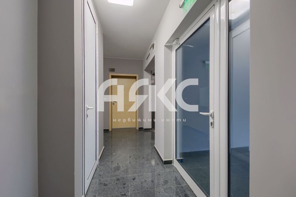 Продава се Тристаен апартамент в София, Манастирски ливади - 155 кв.м за 1096 €/кв.м - Снимка #6