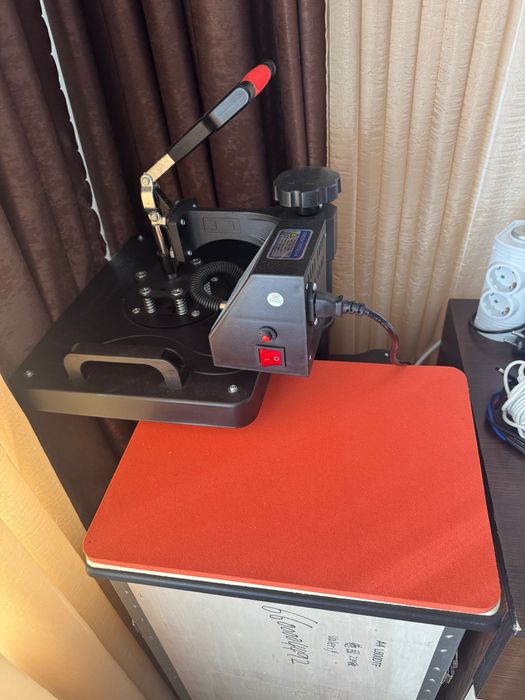 Преса за щамповане на дрехи