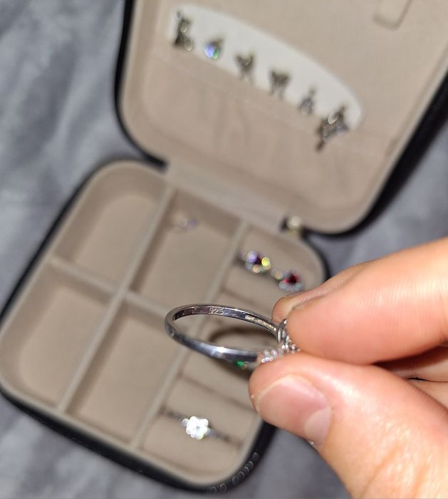 Продам кольца серебряные новые