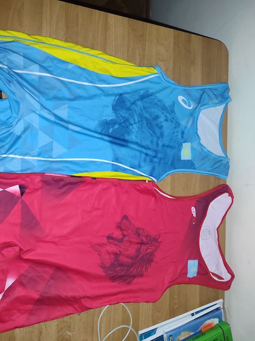 Две борцовских трико