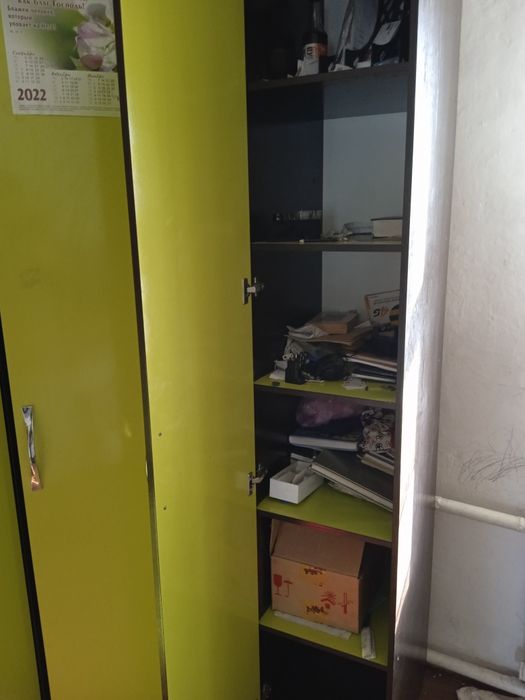 Угловой шкаф  продается