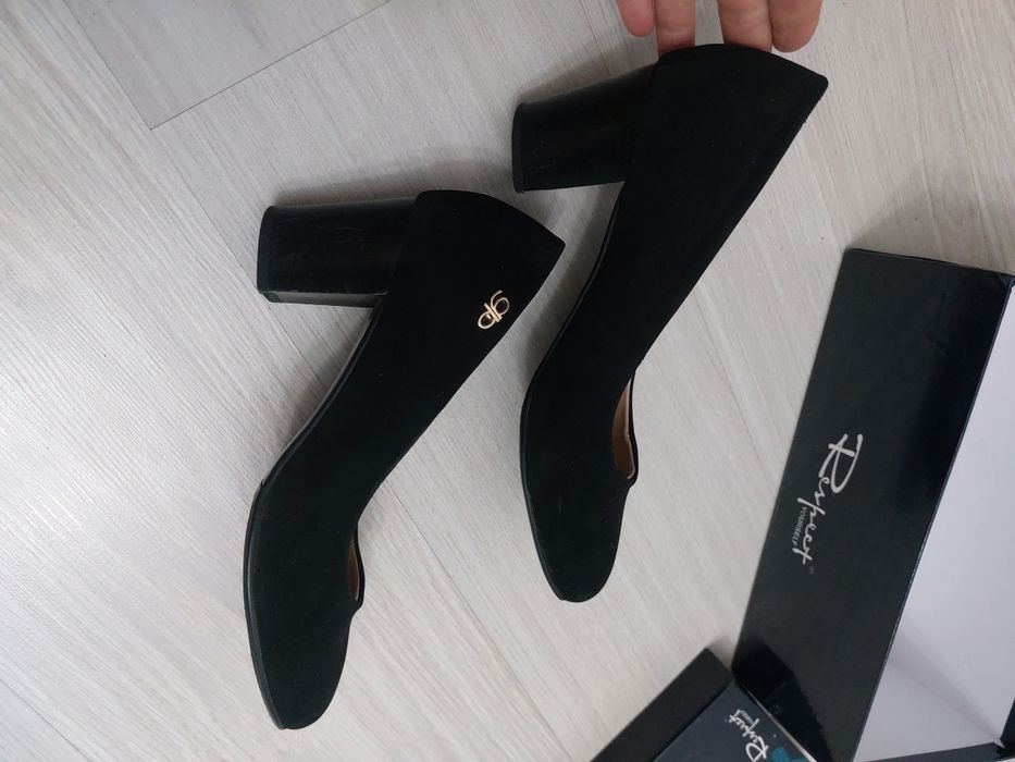 Продам туфли натуральная замша 39рр