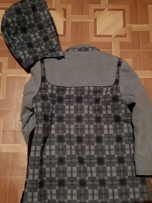 Продам осеннее пальто для мальчика