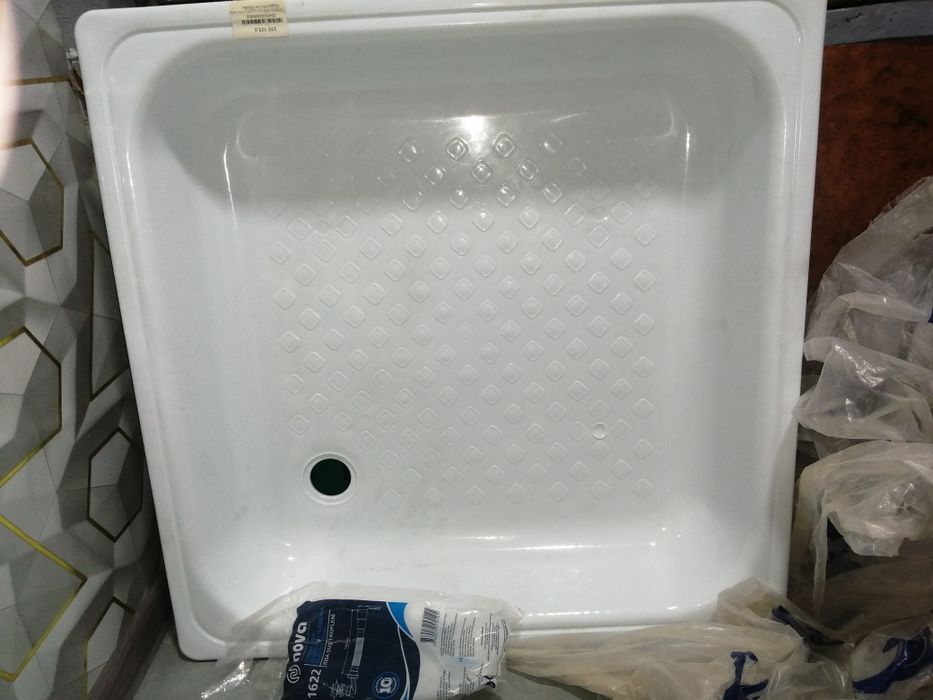 Спалный 1 одамлик Дсп 1,5 м х 2 м, ванна поддон 80 см х 80 см