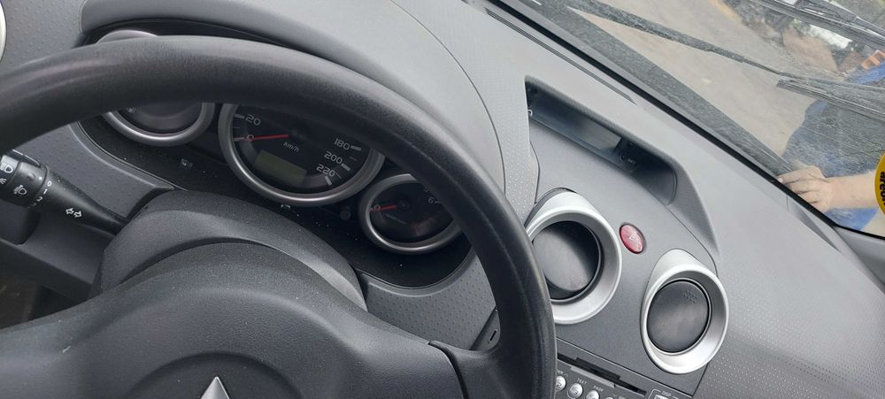 Mitsubishi Colt 1,1 i , Мицубиши Колт на части ! 
Юни 2007