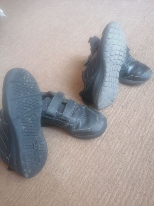 Маратонки адидас 30 и 31 номер