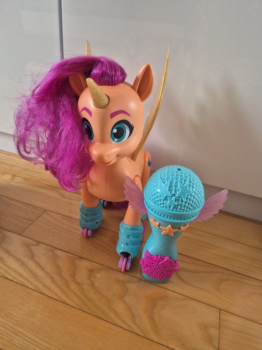 Figurina muzicala sing n skate Sunny, My Little Pony