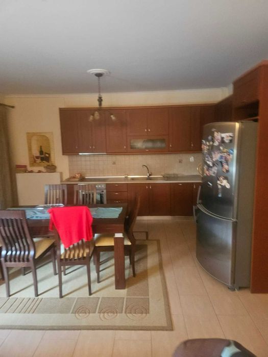 Прекрасна двуетажна къща 300 кв.м с гледка