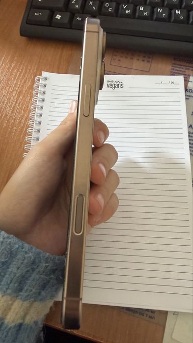 Продаю iPhone 16 Pro Max, 256 ГБ