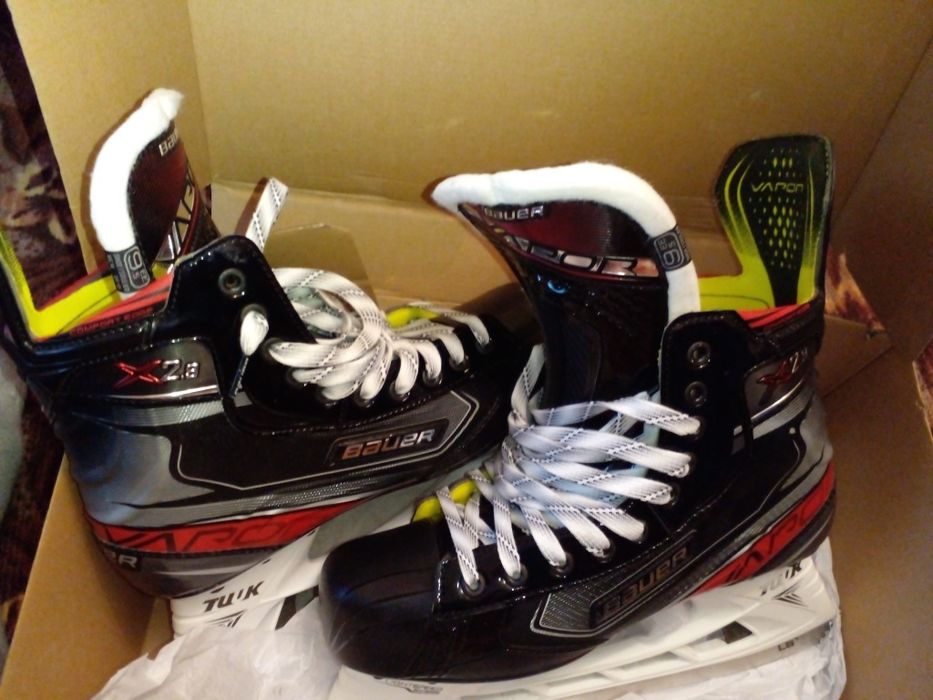 Продам коньки новые