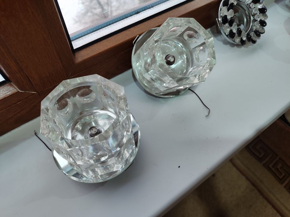 Продам светильник потолочный