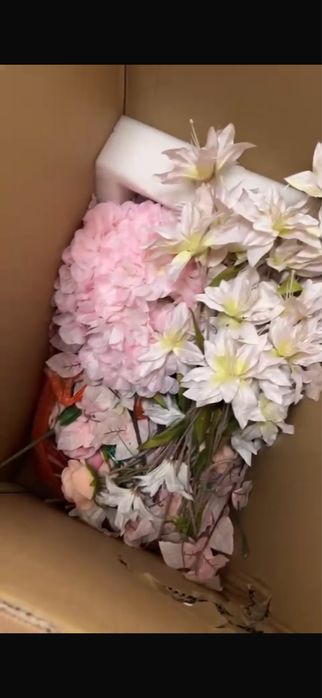 Пластмассовые цветы бу