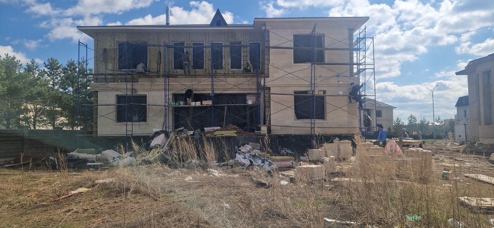 Монтаж травертина и гранита