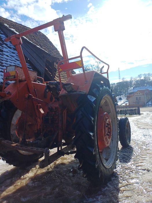 Vând tractor  Mc cormick