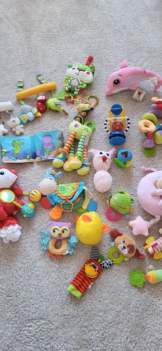 Лот бебешки играчки!