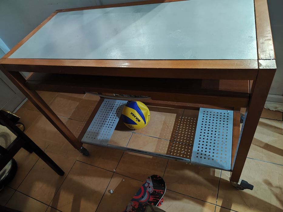 Продам компьютерный стол