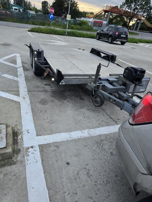 Închiriez  platforma auto cat B