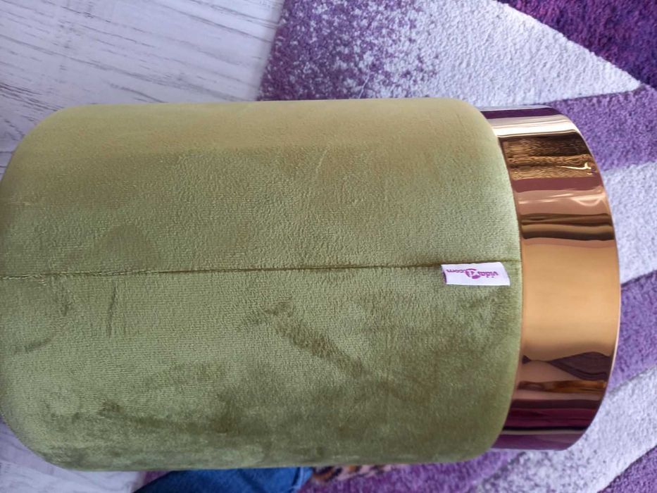 Табуретка,зелено кадифе, 36 x 28 см