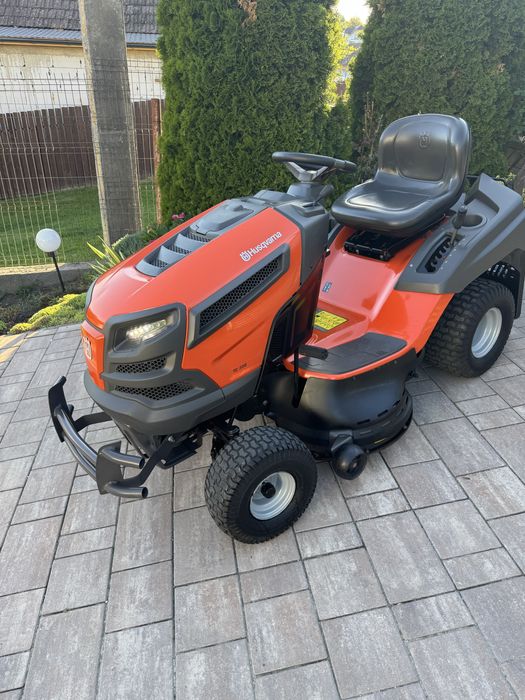 Tractoras Husqvarna Profesionala de iarba/gazon