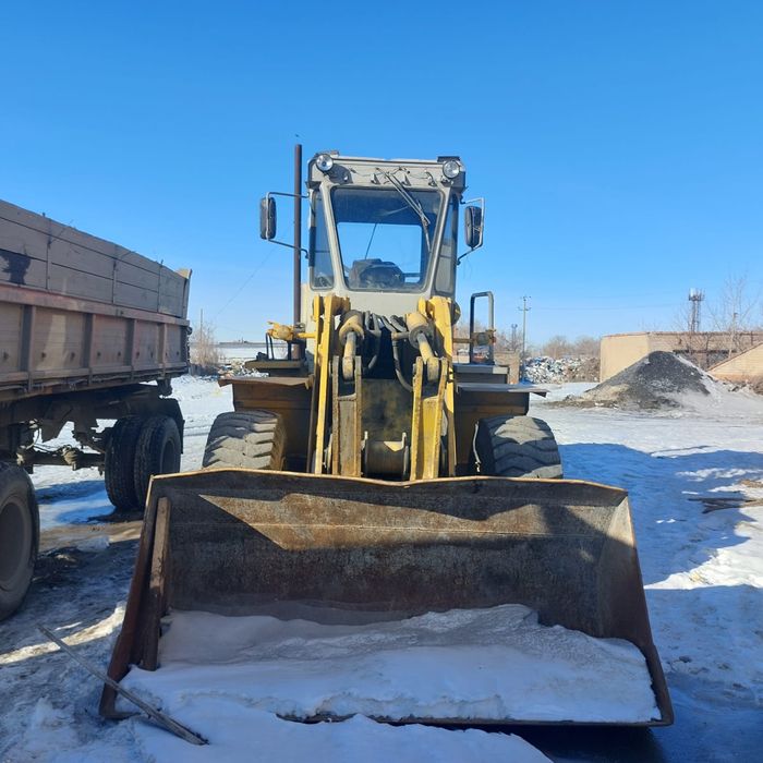 Погрузчик В138. Российский.