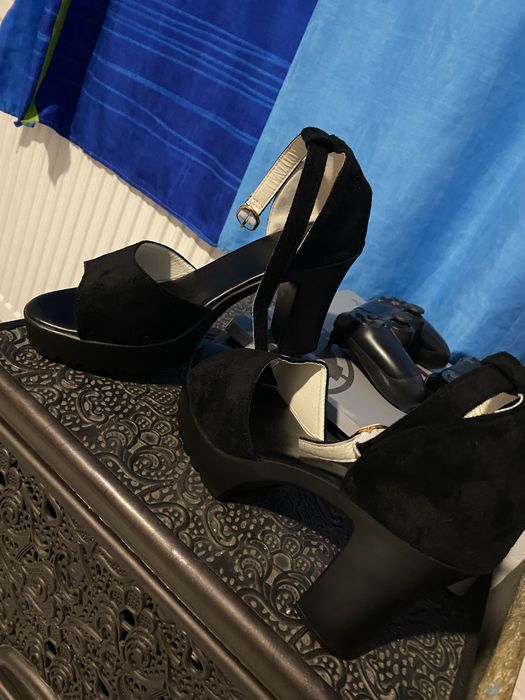 Pantofi cu toc dama
