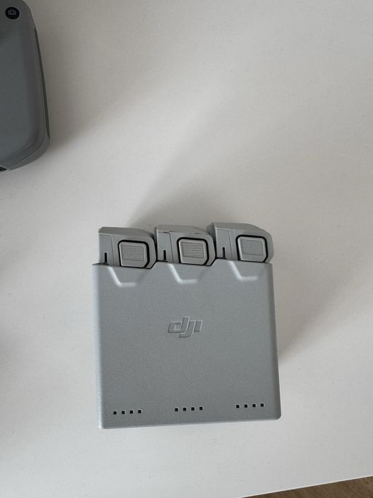 Продам дрон DJi mini 3 + сумка с 2 аккумуляторами