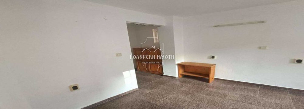 Дава се под наем Офис в Велико Търново, Център - 42 кв.м за 230 € - Снимка #1