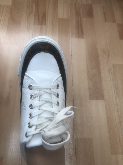 Кроссовки молодежные